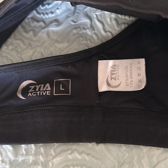 ZYIA Black Strappy Sports Bra - Picture 3 of 3